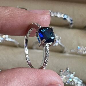 Elegant 925 Silver and Blue Gemstone Ring